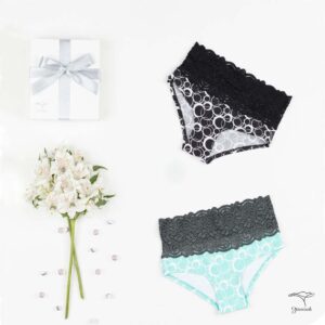 لباس زیر زنانه